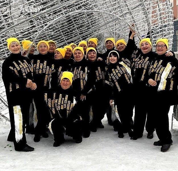 Предпраздничный флешмоб от танцевального клуба "Движение!"
