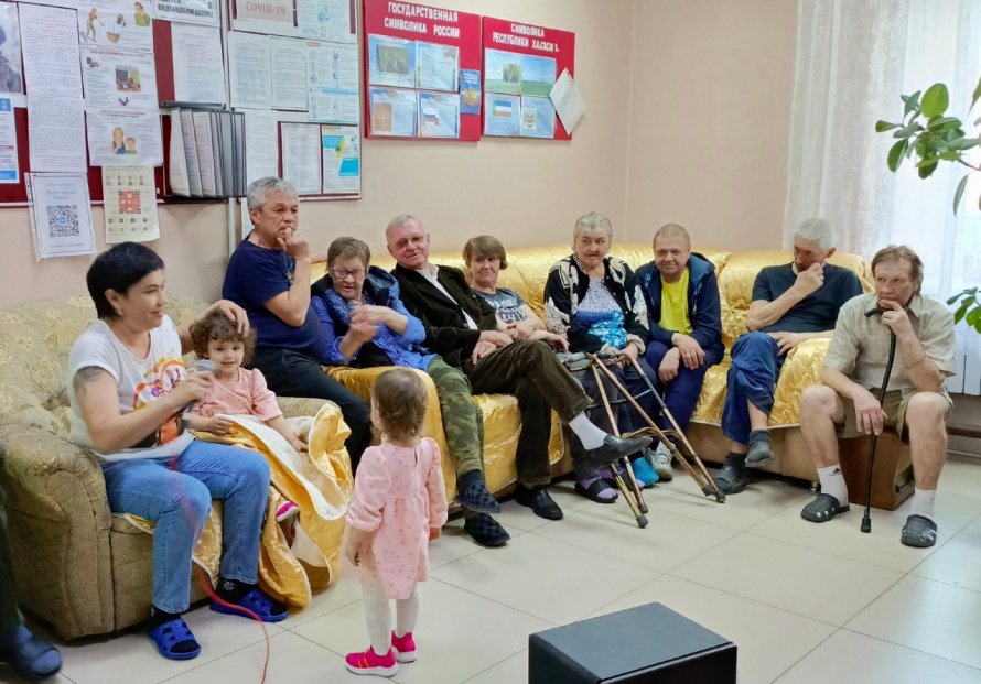 В ГБУ РХ КЦСОН "Забота" прошло яркое мероприятие, посвященное Дню Победы!