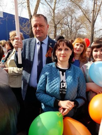 Сотрудники Социальной гостиницы приняли участие в праздничном шествии и митинге посвящённому Празднику весны и труда!!