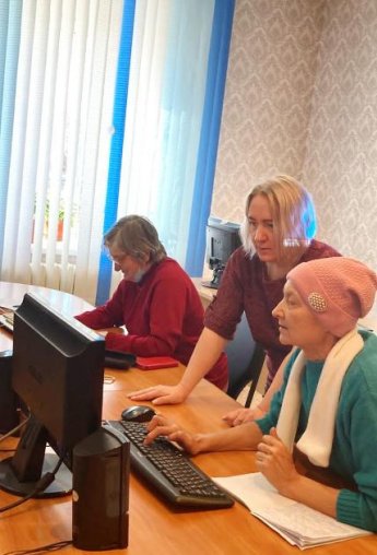 В ГБУ РХ "КЦСОН "Забота" начал свою работу компьютерный класс по обучению компьютерной грамотности для граждан пенсионного возраста и инвалидов. 